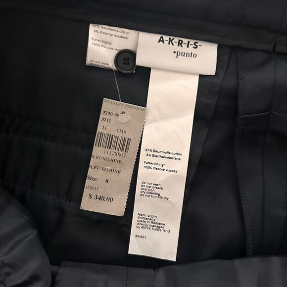 Akris Punto Miata Pleated Shorts | Bleu Marine Dark Blue | Size 8 NWT - Picture 6 of 6